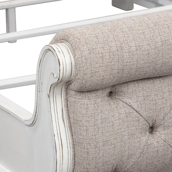 Magnolia Manor Queen Uph Sleigh Bed