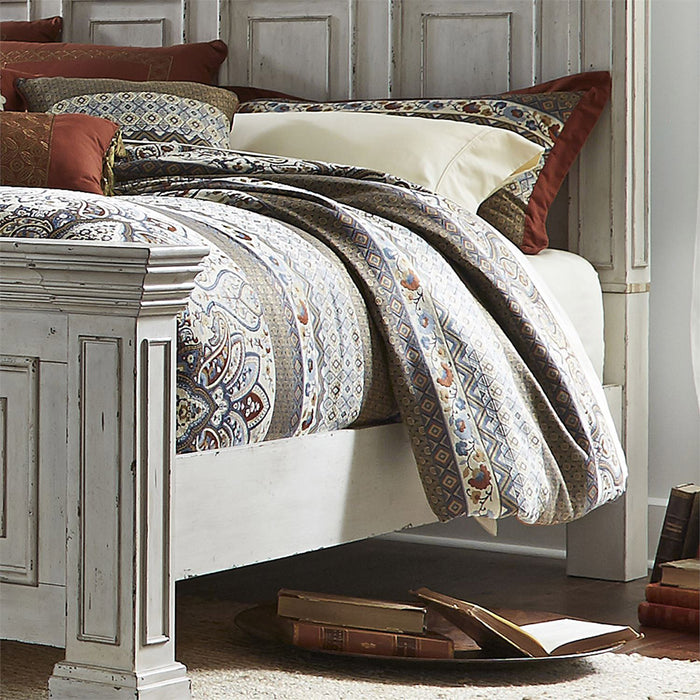 Liberty Furniture Big Valley Queen Panel Bed in Whitestone