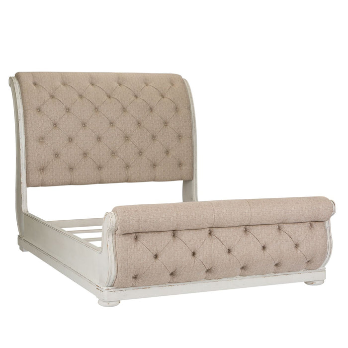 Abbey Park Queen Uph Sleigh Bed, Dresser & Mirror
